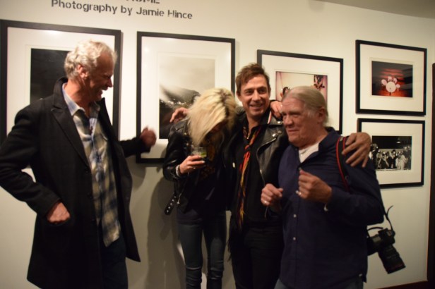 Peter Blachley, Alison Mosshart, Jamie Hince, Henry Diltz