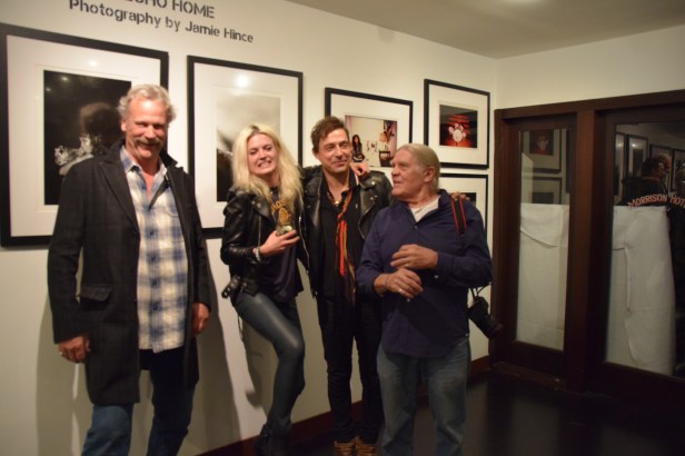 Peter Blachley, Alison Mosshart, Jamie Hince, Henry Diltz